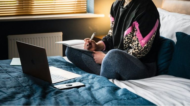 Escrever é nossa forma de existir e resistir